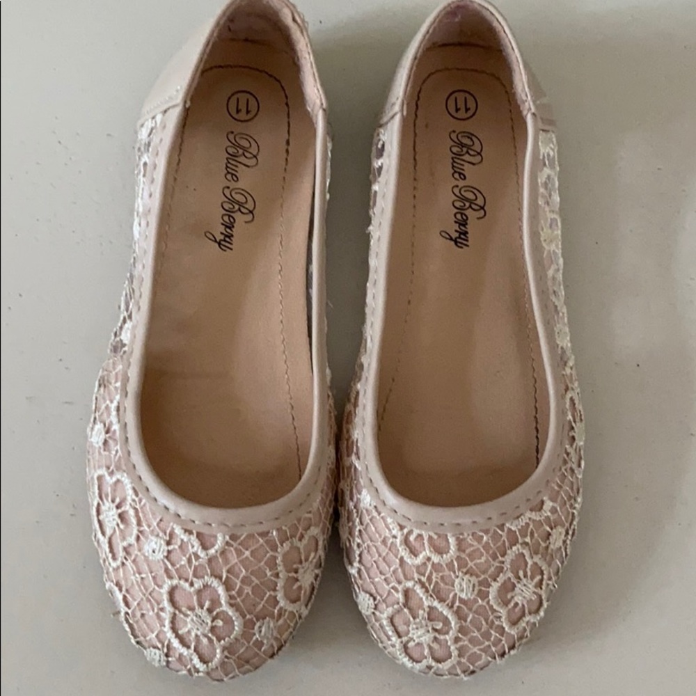 Nude flats
